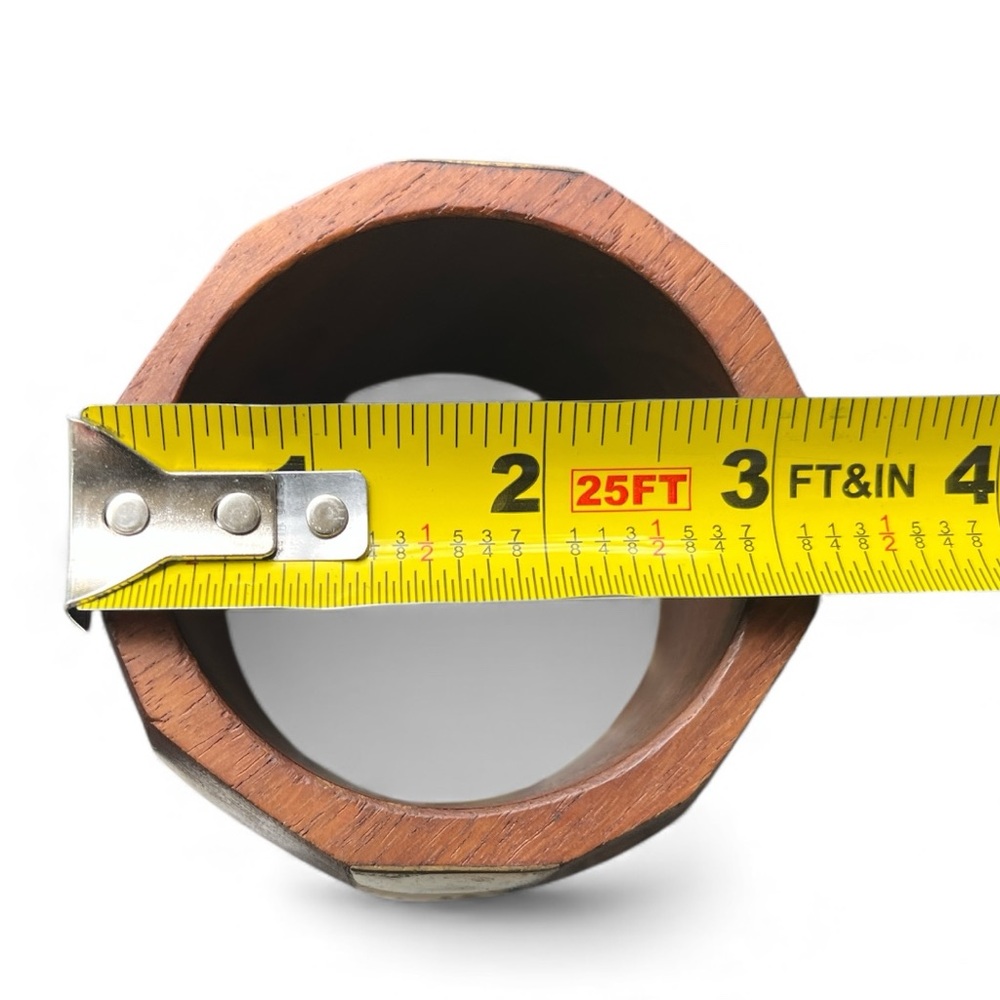 Vintage faceted chunky wood bangle bracelet with abstract brass inlay design - Picture 6 of 7